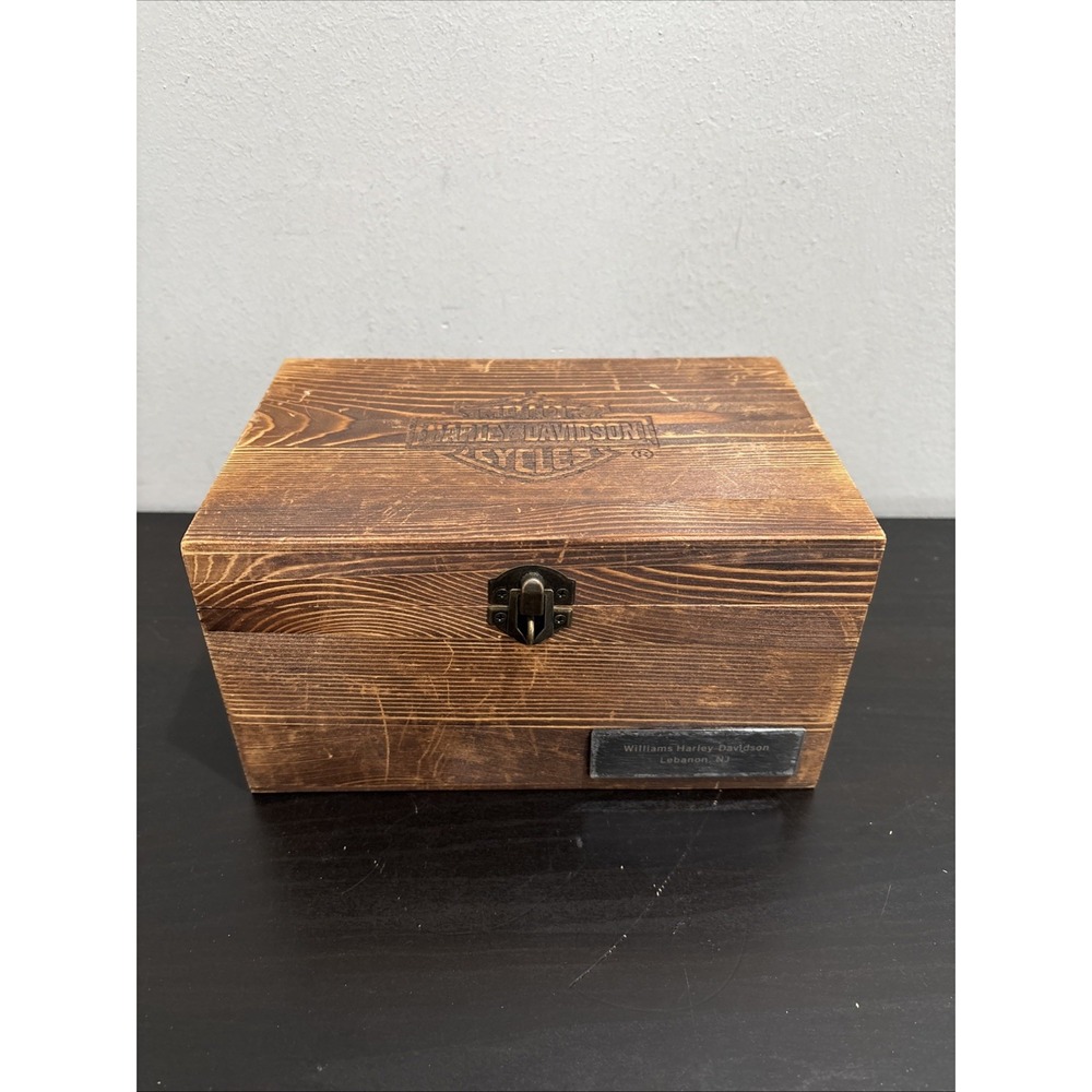 Harley Davidson Bar & Shield Premium Whiskey Glass Wooden Box Gift Set